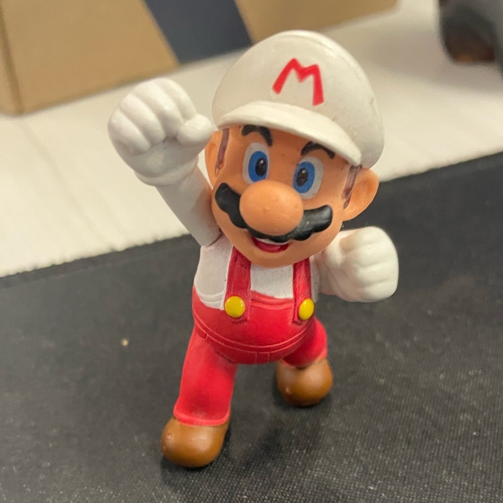 Mario Action Figure Jakks Pacific 2.5" Red Overalls White Cap Nintendo toy